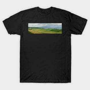 Panoramic view on Pienza in the Val d'Orcia, Tuscany T-Shirt